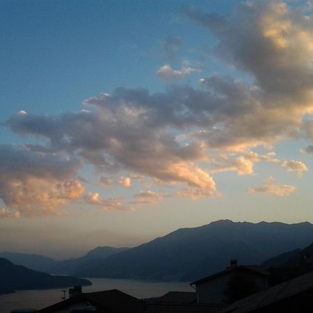 Appartamenti Montemezzo Le Case In Pietra Сорико Экстерьер фото