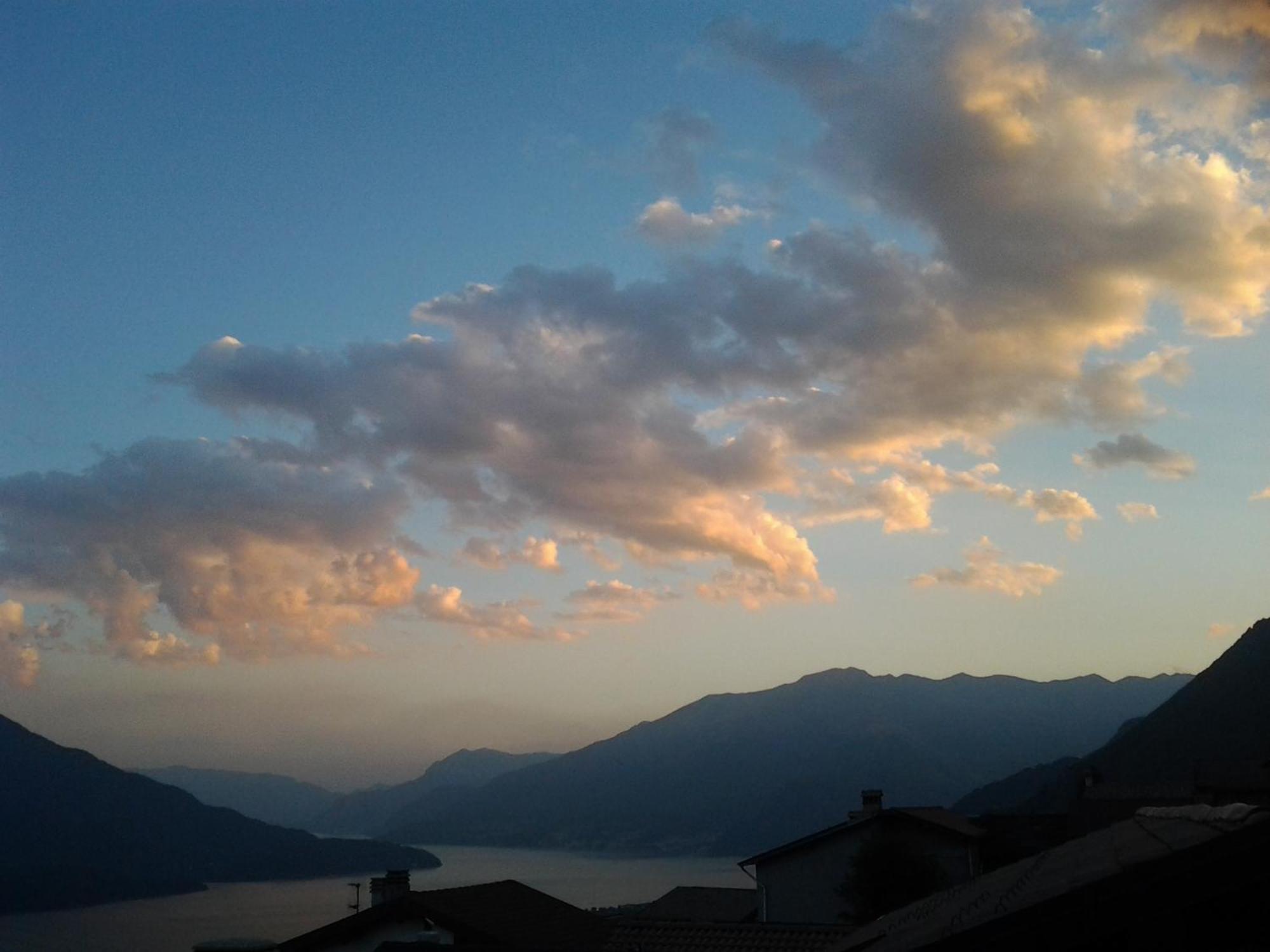 Appartamenti Montemezzo Le Case In Pietra Сорико Экстерьер фото