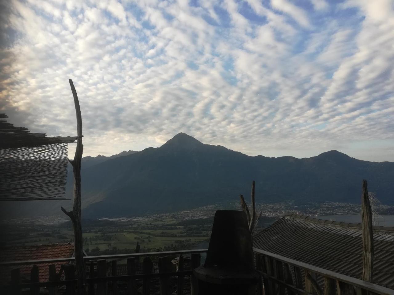 Appartamenti Montemezzo Le Case In Pietra Сорико Экстерьер фото