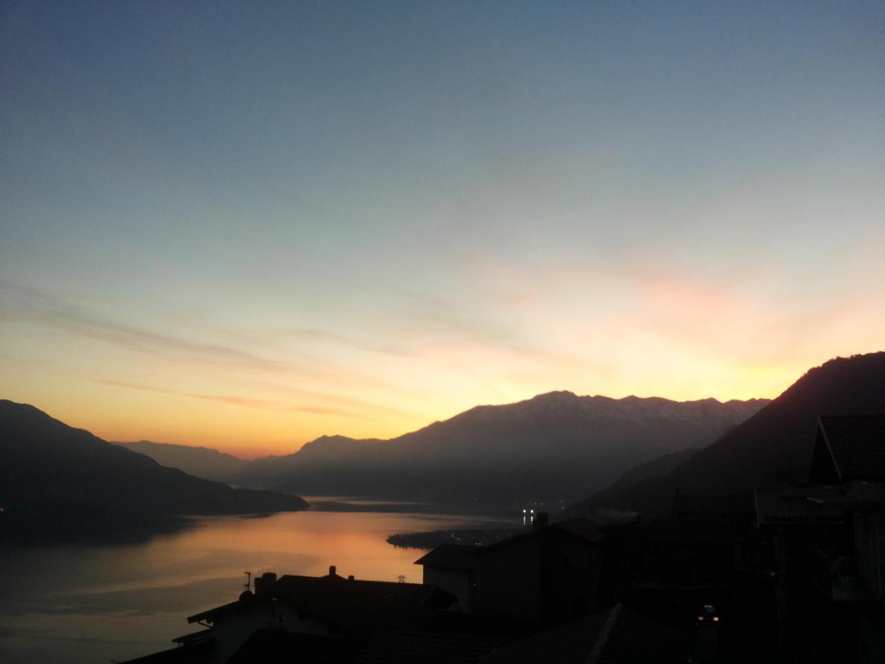 Appartamenti Montemezzo Le Case In Pietra Сорико Экстерьер фото